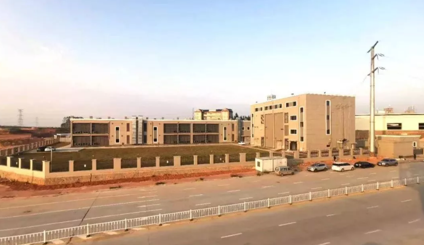 △晉江儲能電站試點項目由福建省閩投配售電有限公司、寧德時代、中國電建集團福建省電力勘測設計院有限公司合資建設。