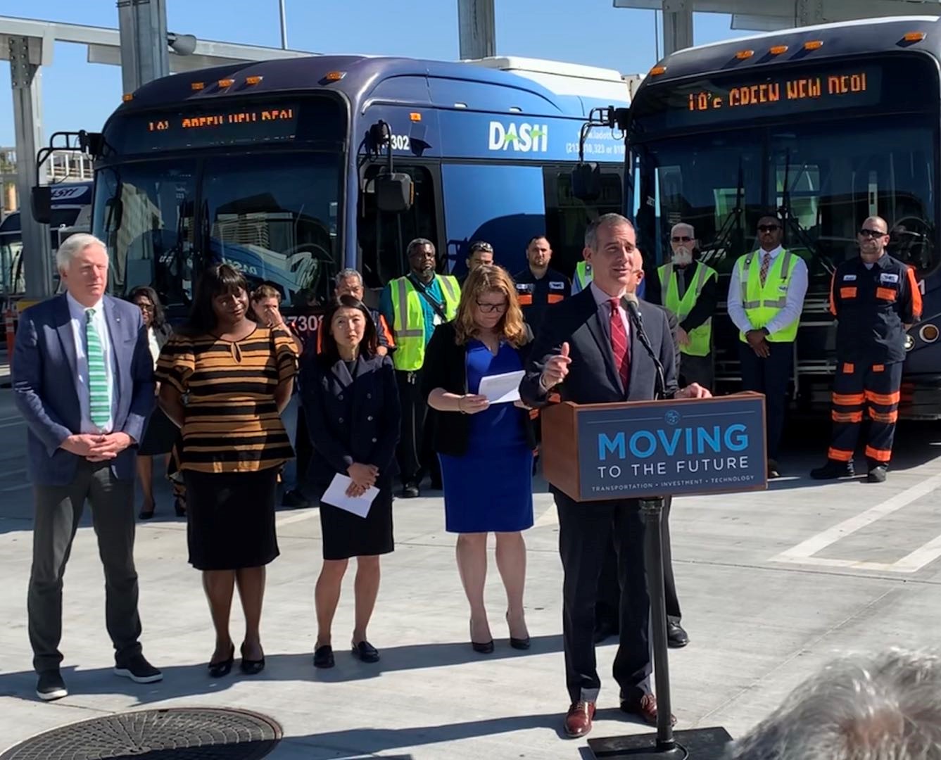 賈西迪宣布美國(guó)歷史上最大的純電動(dòng)大巴訂單——155臺(tái)