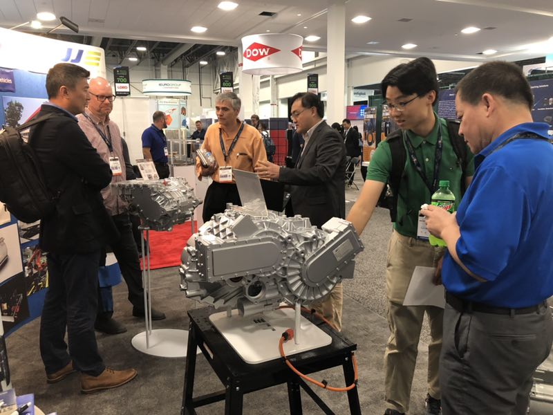 精進電動自主開發和知識產權的純電油冷雙電機系統備受關注