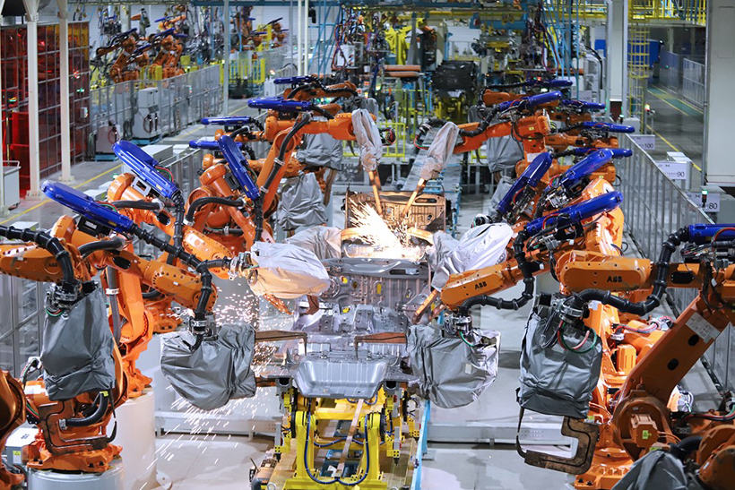 蔚來，小鵬汽車；代工,福迪汽車