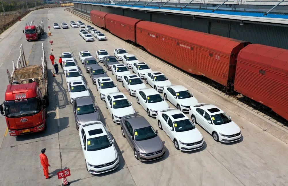 政策組合拳能否給汽車市場(chǎng)“掛擋提速”？ 新能源汽車新機(jī)遇引人關(guān)注