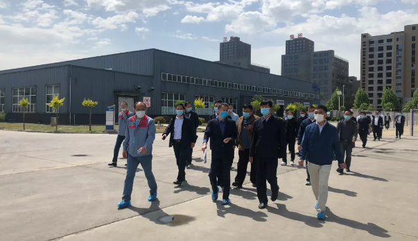 鄭州市副市長史占勇調研比克電池 對智能制造產線給予肯定 鄭州市副市長史占勇調研比克電池 對智能制造產線給予肯定