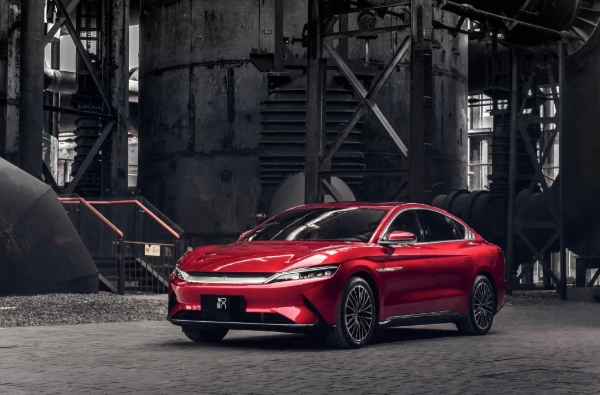 比亞迪首款搭載刀片電池漢EV歐洲首秀 預估價格約34.6萬-42.3萬