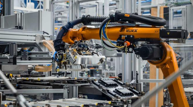 奔馳3大洲7個城市全球布局9家電池工廠 欲年產50萬臺