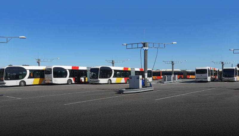 比亞迪18米純電動(dòng)鉸接大巴車隊(duì)