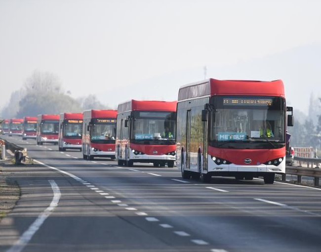 圣地亞哥街頭的比亞迪純電動大巴
