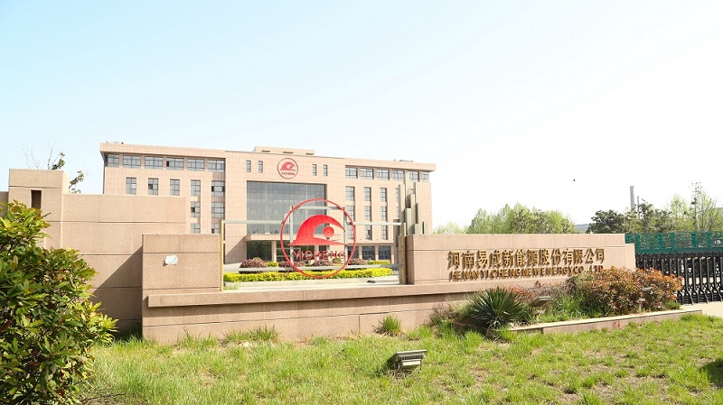 易成新能 易成新能