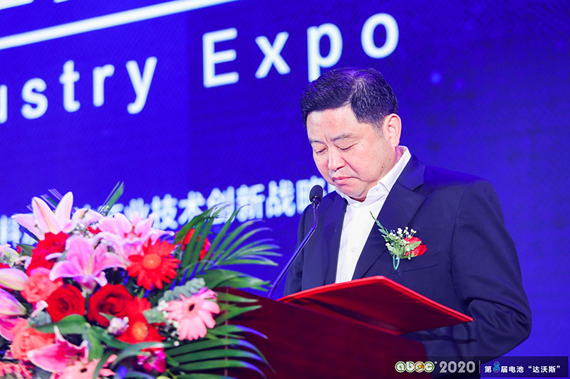 長沙市市委常委、常務(wù)副市長夏建平 長沙市市委常委、常務(wù)副市長夏建平