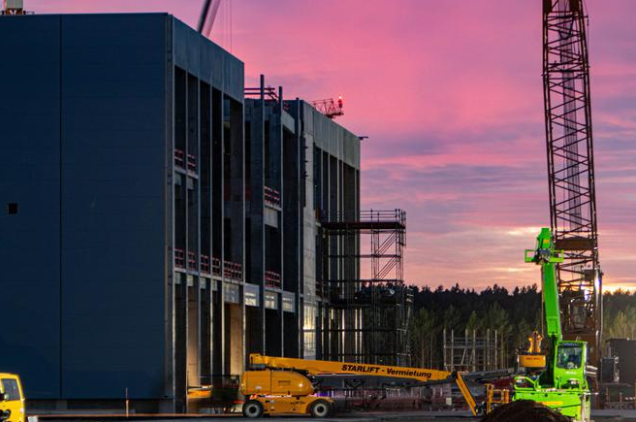 圖注：特斯拉柏林工廠建設(shè)現(xiàn)場