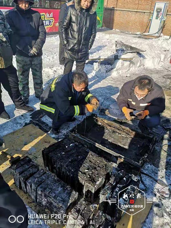 亞星客車電動公交充電起火 消防部門:電池加熱系統異常所致 亞星客車電動公交充電起火 消防部門:電池加熱系統異常所致