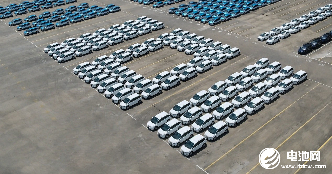 2020年全球電動汽車銷售324萬輛 中國占全球總銷量逾四成 2020年全球電動汽車銷售324萬輛 中國占全球總銷量逾四成