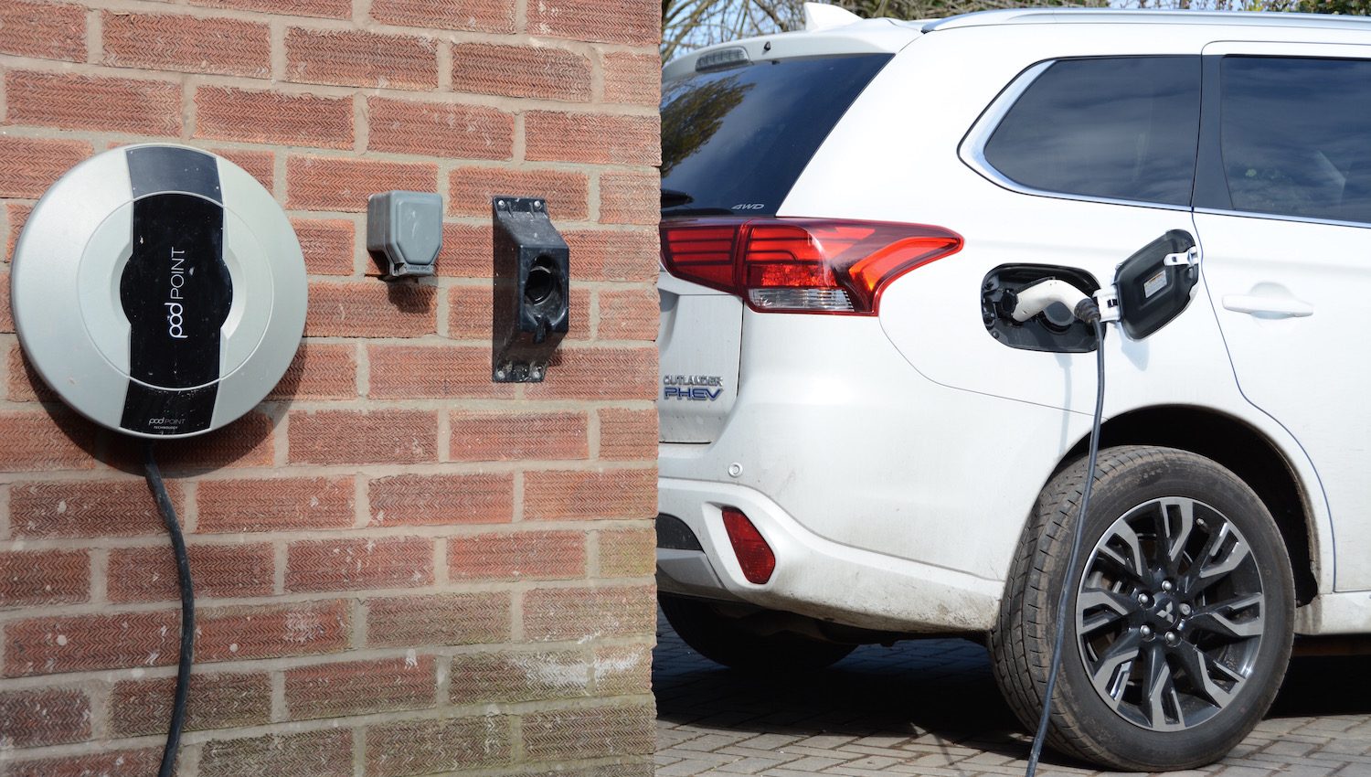 歐盟有意提前停售PHEV 加速向純電動(dòng)汽車過渡