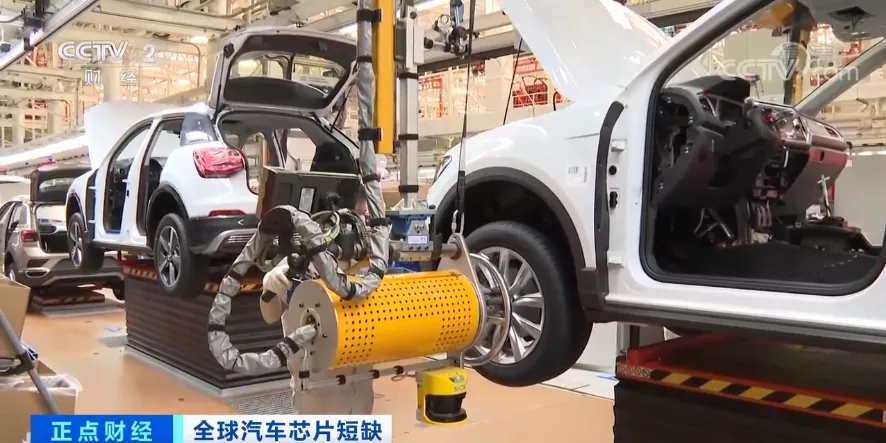 平均漲價兩萬元！買新車得等一年！芯片短缺怎樣影響整車生產？
