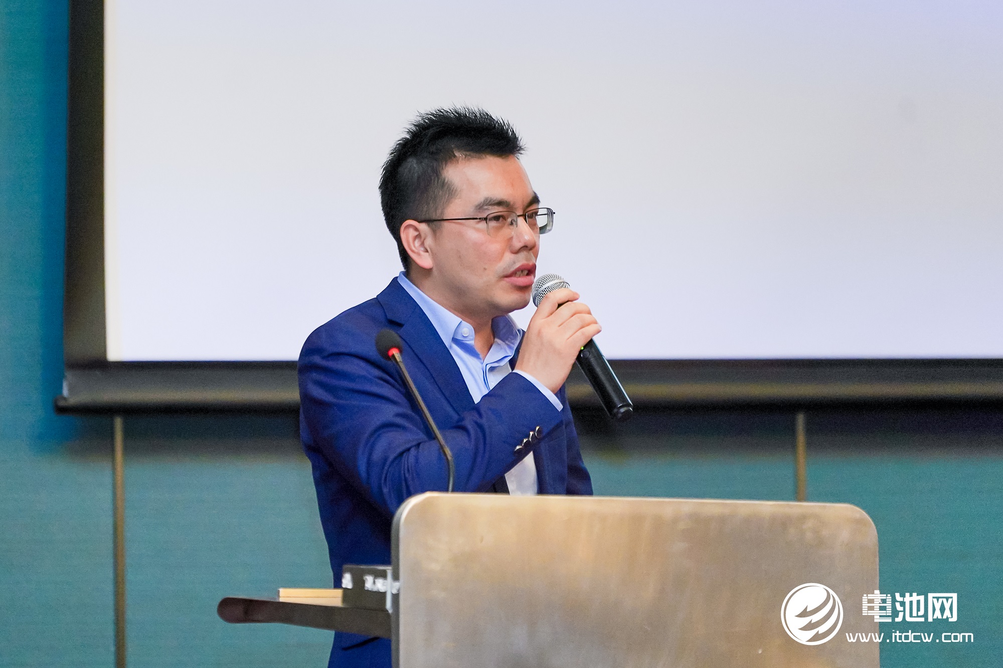 動(dòng)力電池,鋰電池,電池材料,企業(yè)家峰會(huì) 動(dòng)力電池,鋰電池,電池材料,企業(yè)家峰會(huì)