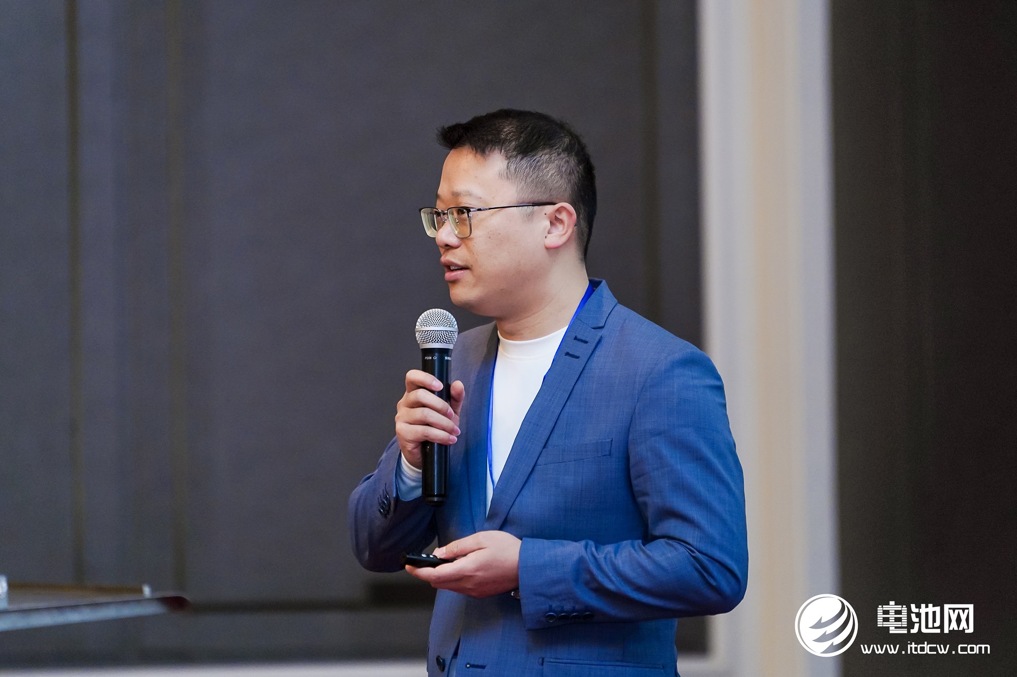 動(dòng)力電池,無鈷電池,蜂巢能源,企業(yè)家峰會(huì) 動(dòng)力電池,無鈷電池,蜂巢能源,企業(yè)家峰會(huì)