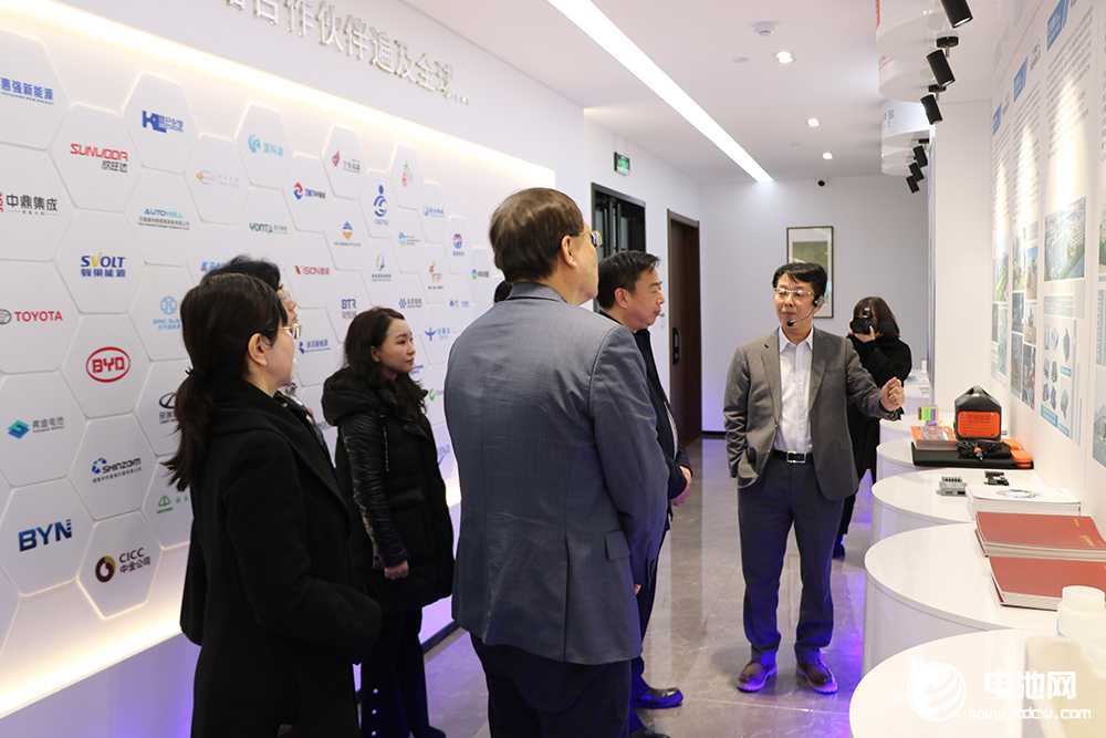 青島市民營經濟發展局一級調研員李中強一行到訪海融網山東總部