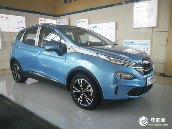 成都去年新增新能源汽車(chē)超10萬(wàn)輛 新建充電樁3.35萬(wàn)個(gè)