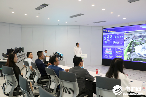 中關(guān)村新型電池技術(shù)創(chuàng)新聯(lián)盟秘書長(zhǎng)于清教一行參觀考察海克斯康制造智能