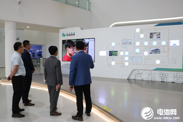 中關(guān)村新型電池技術(shù)創(chuàng)新聯(lián)盟秘書長(zhǎng)于清教一行參觀考察海克斯康制造智能