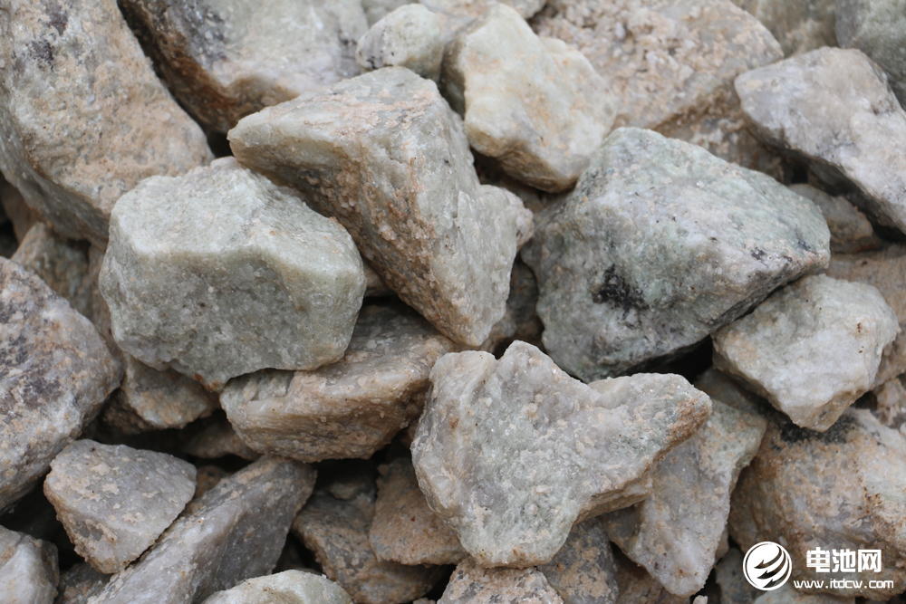 鋰鹽進出口大比例環(huán)增 6月中國碳酸鋰進口均價同比增逾9倍