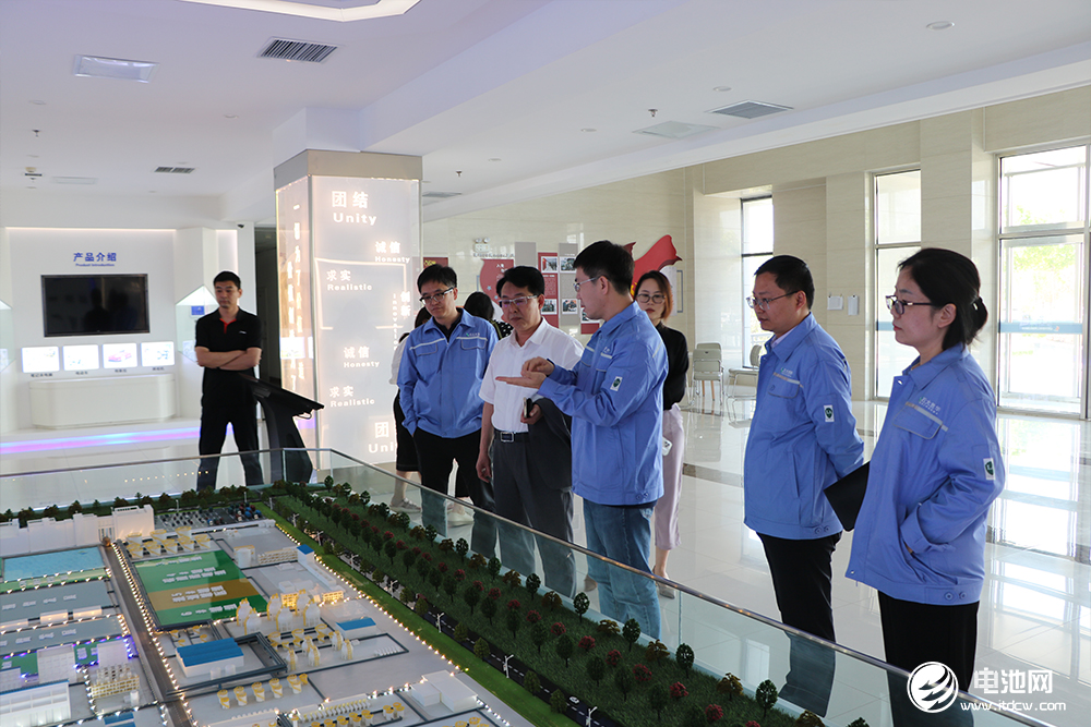 中關村新型電池技術創新聯盟秘書長于清教一行參觀考察石大勝華