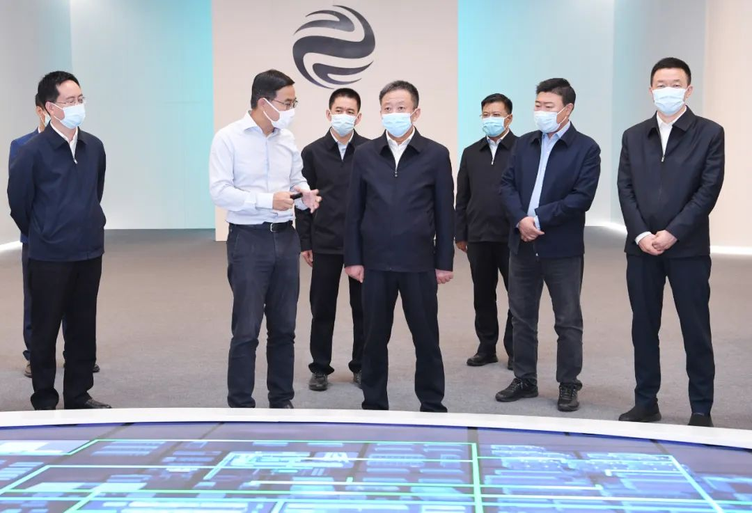 內(nèi)蒙古自治區(qū)黨委書記孫紹騁調(diào)研遠(yuǎn)景鄂爾多斯零碳產(chǎn)業(yè)園