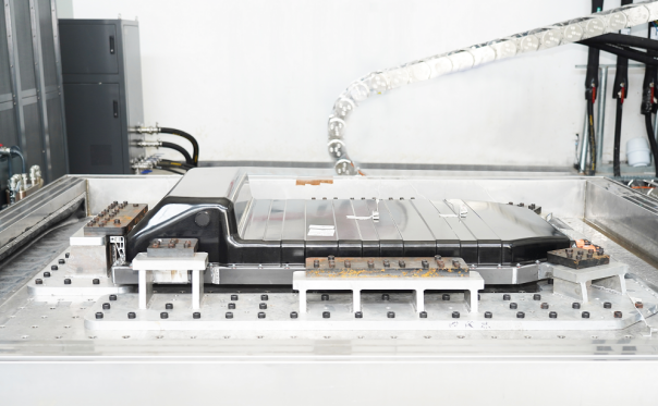 走進(jìn)蜂巢創(chuàng)新中心 直擊短刀針刺 走進(jìn)蜂巢創(chuàng)新中心 直擊短刀針刺