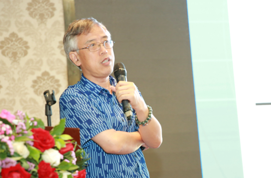 中南大學化學電源與材料研究所教授/所長唐有根