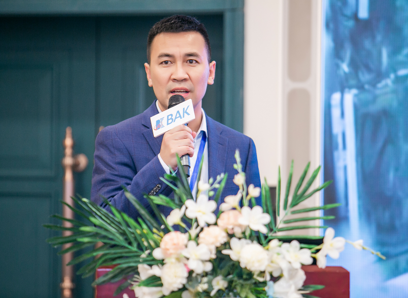 深圳市比克動力電池有限公司 副總裁 滕鑫 深圳市比克動力電池有限公司 副總裁 滕鑫