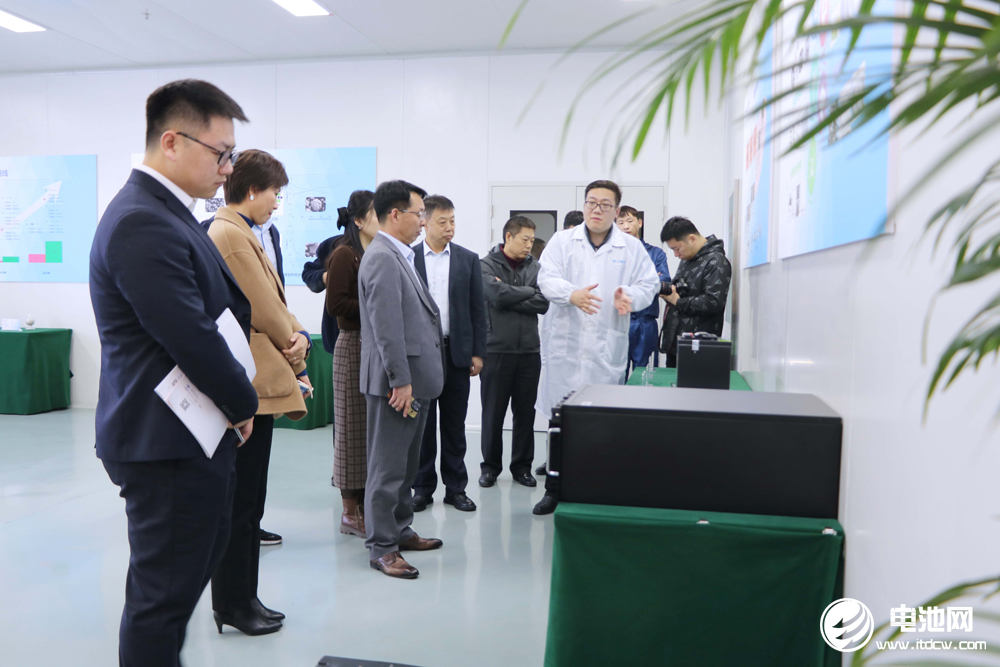 中國(guó)電池新能源產(chǎn)業(yè)鏈調(diào)研團(tuán)一行參觀考察多氟多新能源 中國(guó)電池新能源產(chǎn)業(yè)鏈調(diào)研團(tuán)一行參觀考察多氟多新能源