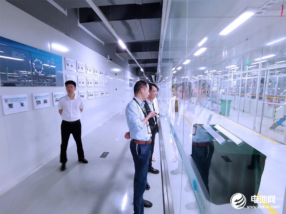 中關村新型電池技術創(chuàng)新聯(lián)盟秘書長于清教一行參觀考察長沙弗迪電池有限公司