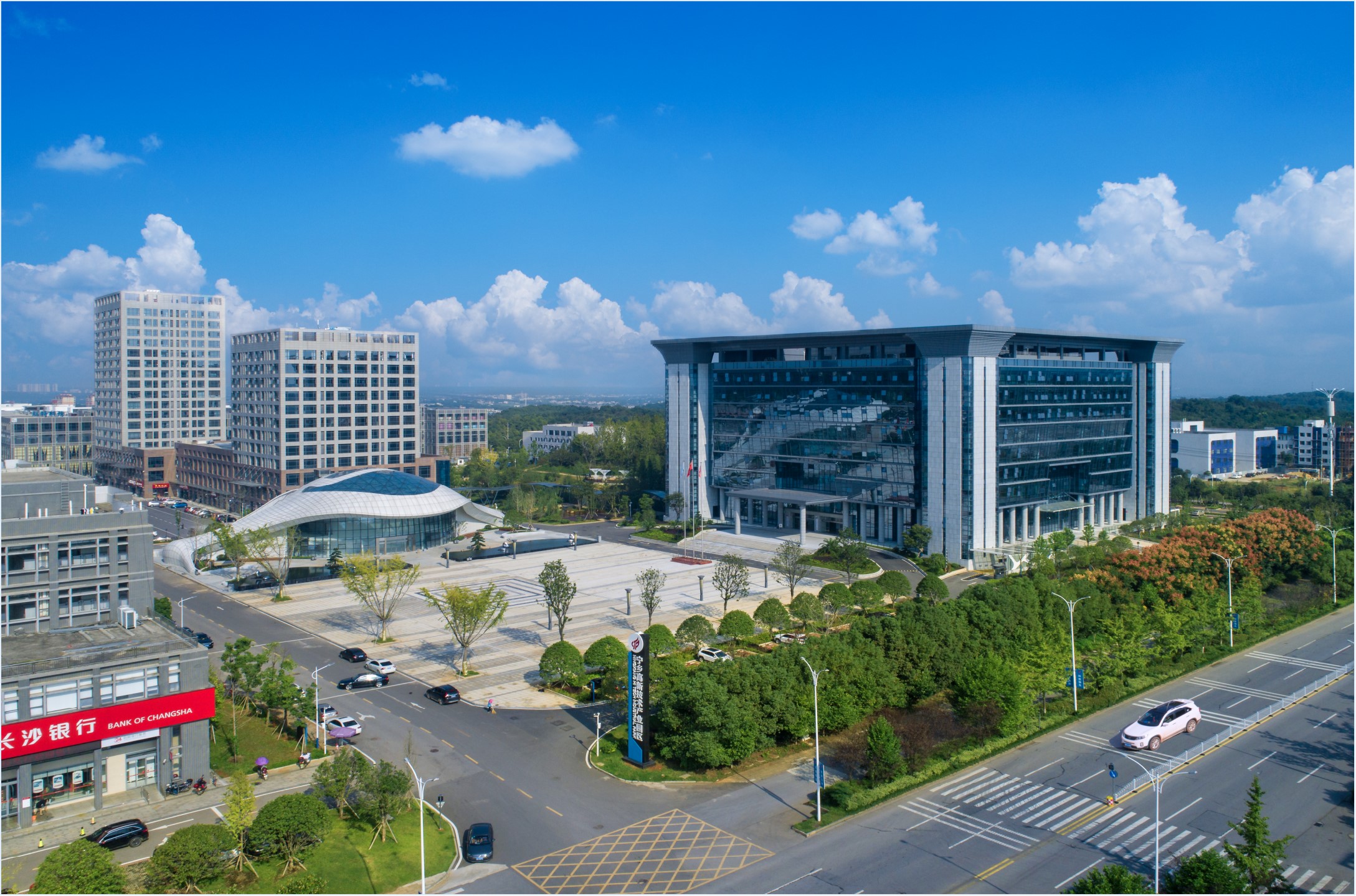 【免費索閱】國內首部鋰電產(chǎn)業(yè)特色園區(qū)十強研究報告發(fā)布 北方僅兩園區(qū)上榜