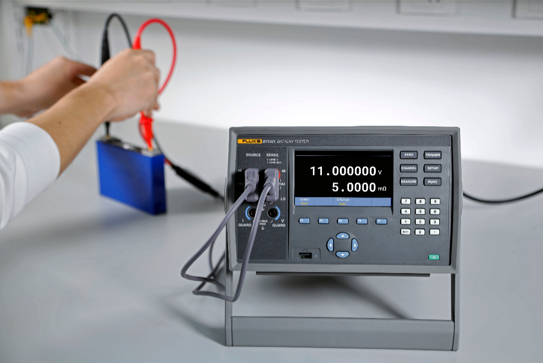 電池技術(shù)和安全挑戰(zhàn)升級(jí) 福祿克賦能電池高精度測(cè)試