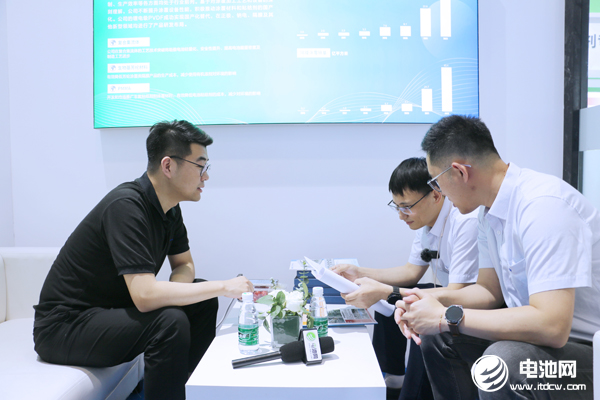 卓越鋁塑膜月均出貨200萬㎡ 25年長壽命高沖深儲能鋁塑膜量產(chǎn)出貨