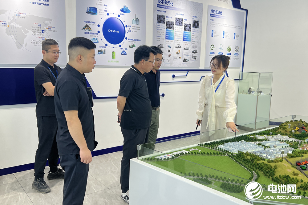 中關村新型電池技術創新聯盟秘書長于清教一行參觀考察貴州中偉儲能 中關村新型電池技術創新聯盟秘書長于清教一行參觀考察貴州中偉儲能