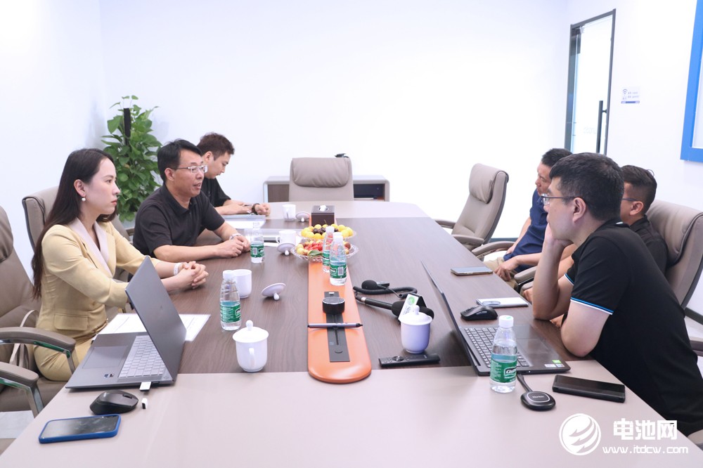 中關(guān)村新型電池技術(shù)創(chuàng)新聯(lián)盟秘書長于清教一行參觀考察靈鴿科技 中關(guān)村新型電池技術(shù)創(chuàng)新聯(lián)盟秘書長于清教一行參觀考察靈鴿科技