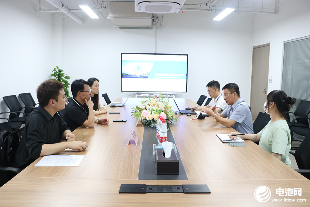 中關村新型電池技術創新聯盟秘書長于清教一行參觀考察奧特維智能裝備