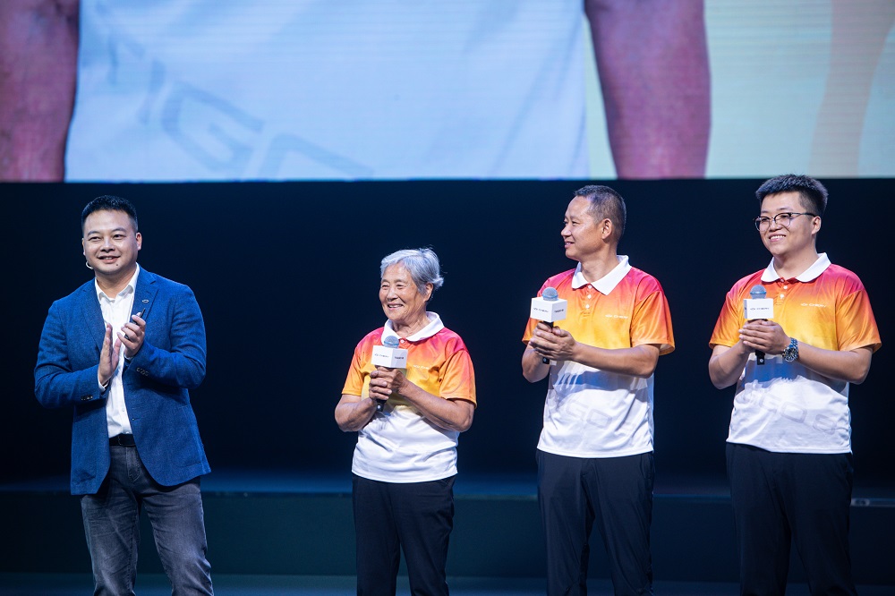 71歲車神奶奶徐茂彩，吉林省紅箭救援隊成員武海波，和父親一樣選擇瑞虎8的趙越