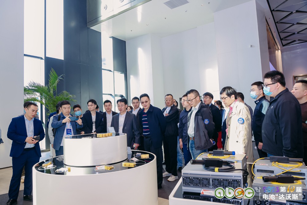 ABEC 2023丨電池“達(dá)沃斯”與會嘉賓參觀大族激光全球智造中心、奧普特