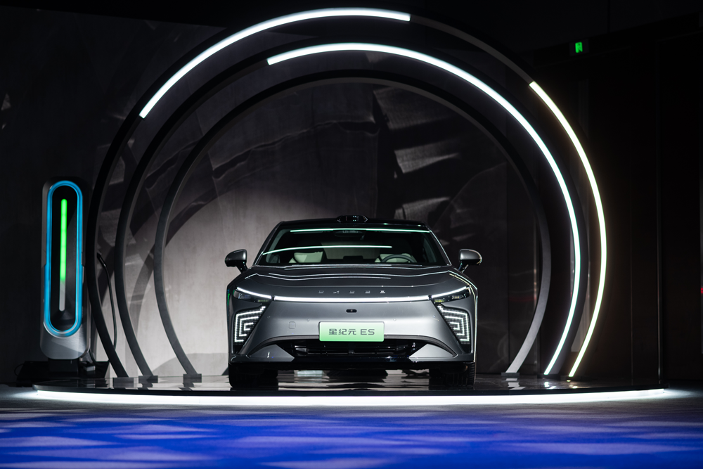 集26年造車實力 星紀元ES點亮“塔尖”星途 集26年造車實力 星紀元ES點亮“塔尖”星途