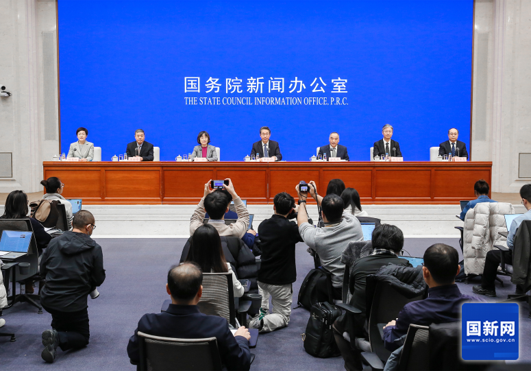 國(guó)務(wù)院政策例行吹風(fēng)會(huì)現(xiàn)場(chǎng)(劉健 攝) 圖片來(lái)源:國(guó)新辦 國(guó)務(wù)院政策例行吹風(fēng)會(huì)現(xiàn)場(chǎng)(劉健 攝) 圖片來(lái)源:國(guó)新辦
