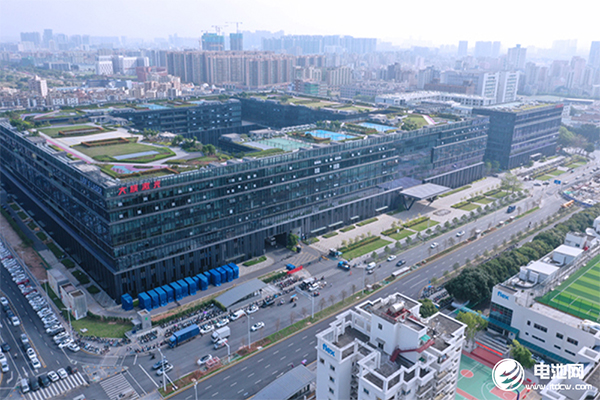 動(dòng)力電池產(chǎn)業(yè)進(jìn)入新存量化周期 智能裝備企業(yè)謀局全球化