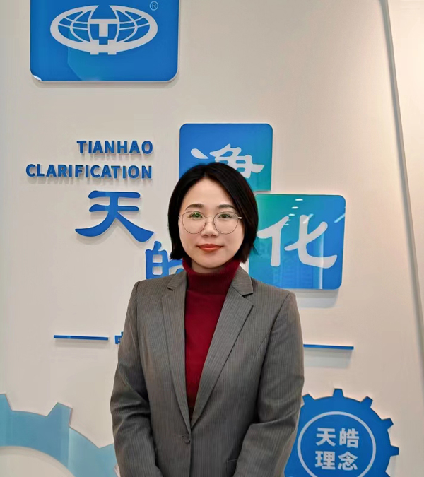丹東天皓凈化材料有限公司市場部負責人王玲玲 丹東天皓凈化材料有限公司市場部負責人王玲玲