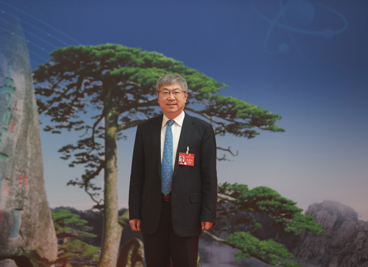 全國人大代表，奇瑞控股集團黨委書記、董事長尹同躍