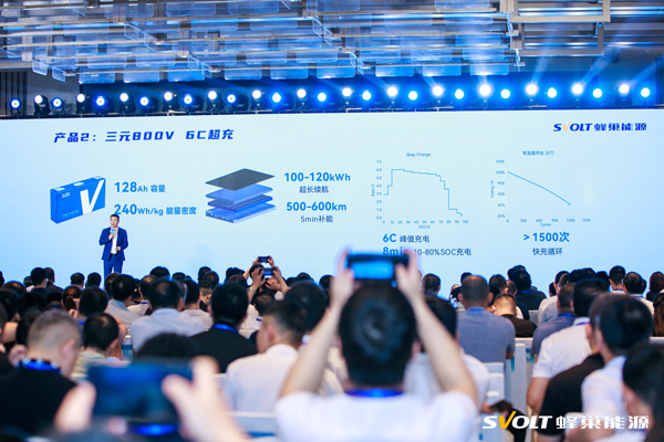 大圓柱難產 短刀上位 蜂巢能源發布10分鐘短刀快充電池