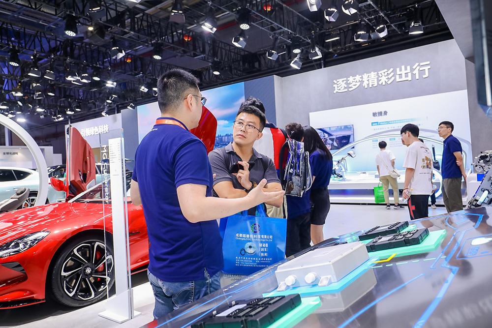 中國(guó)工博會(huì)新能源車(chē)展：共同探尋汽車(chē)產(chǎn)業(yè)未來(lái)破局之路