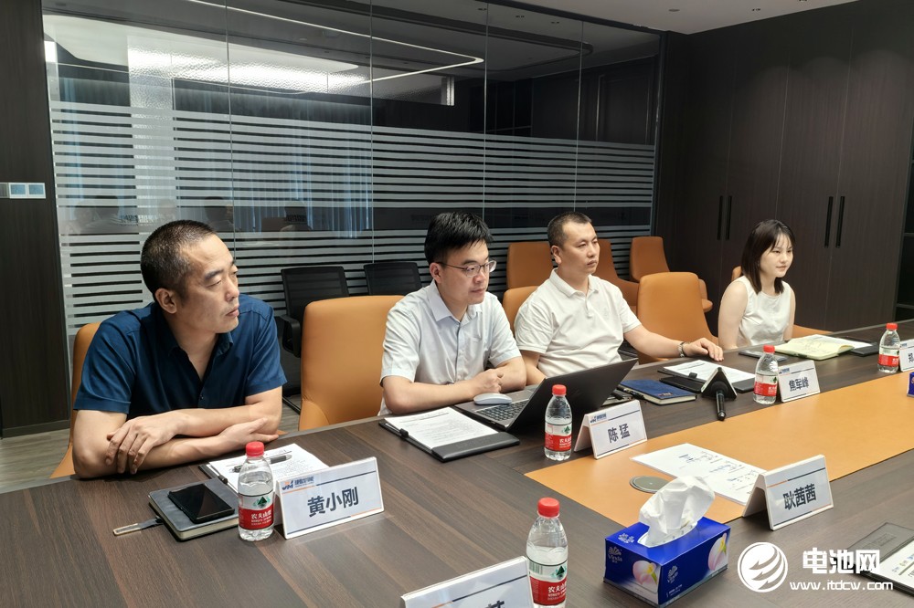 中國電池新能源產(chǎn)業(yè)鏈調(diào)研團(tuán)一行參觀考察捷盟智能