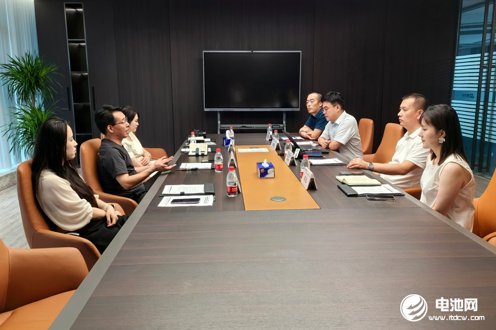 中國電池新能源產(chǎn)業(yè)鏈調(diào)研團(tuán)一行參觀考察捷盟智能