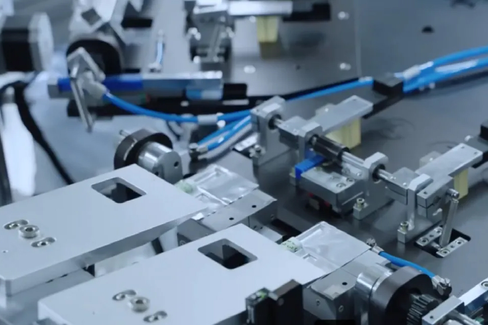 總投資約30億元!新一代鋰金屬固態(tài)電池項(xiàng)目有序推進(jìn)