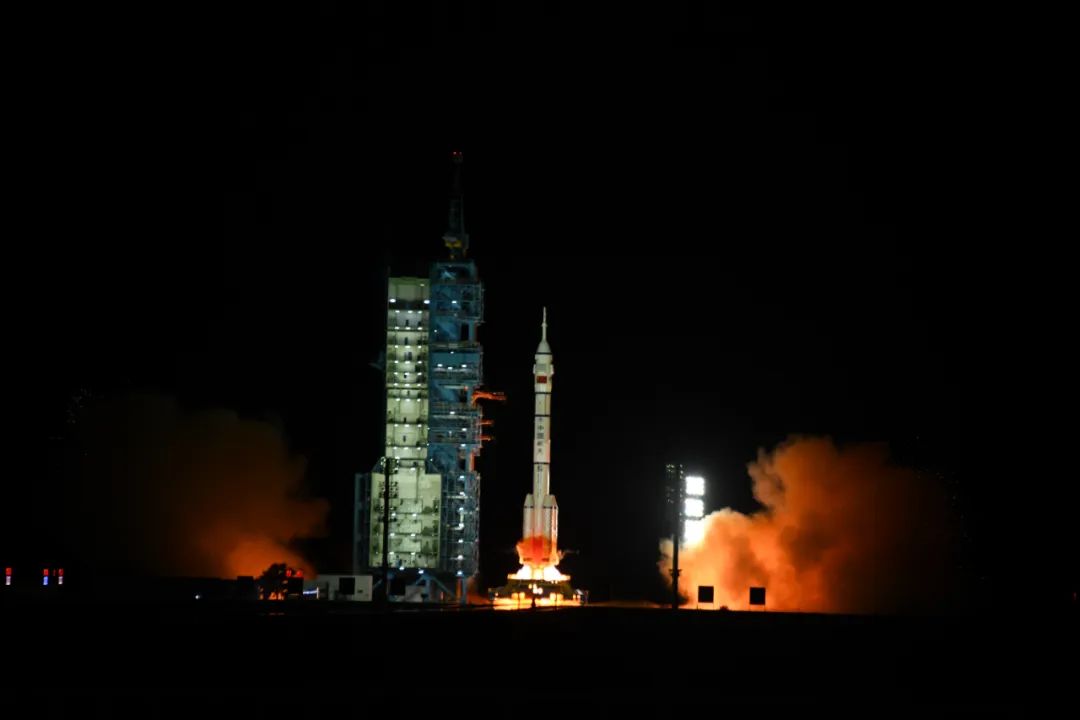 神舟十九號載人飛船發射圓滿成功！飛船主電源儲能電池為鋰電池